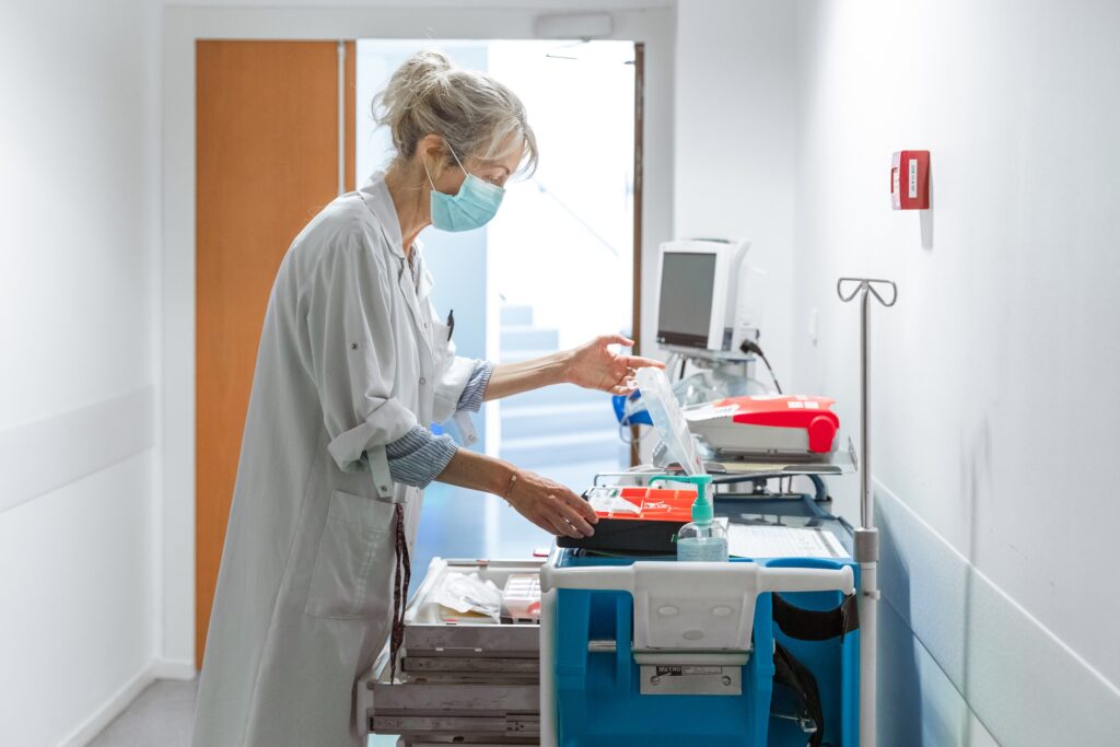 personnel-médical-essai-clinique-ansm